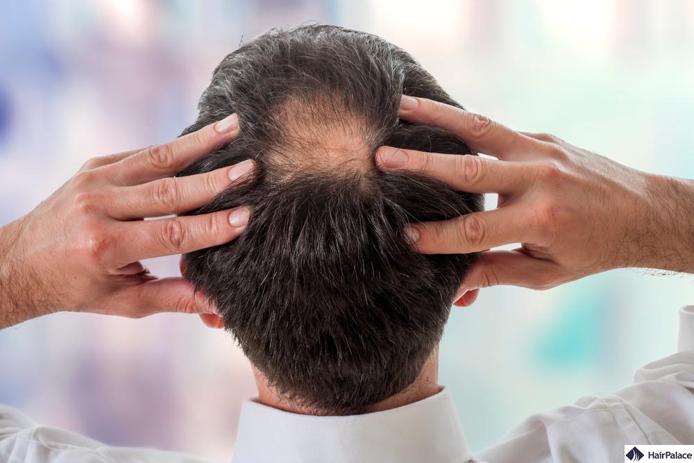 taglio capelli uomo con chierica
