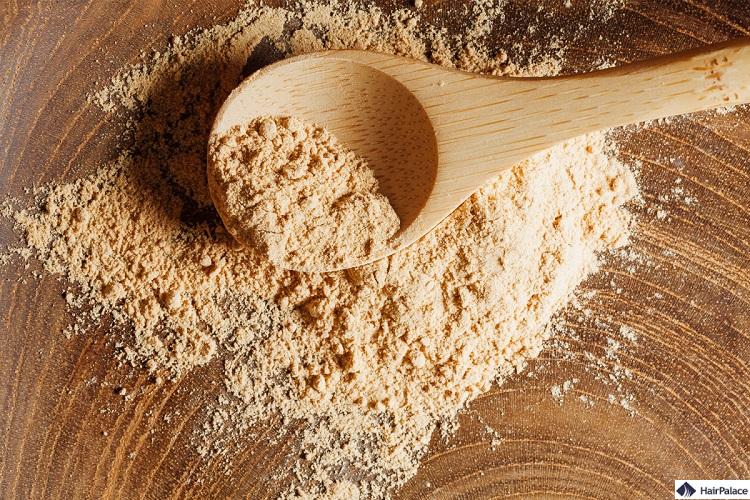 Il dermaroller può migliorare la produzione di collagene, che svolge un ruolo importante nel sostenere una crescita sana dei capelli.
