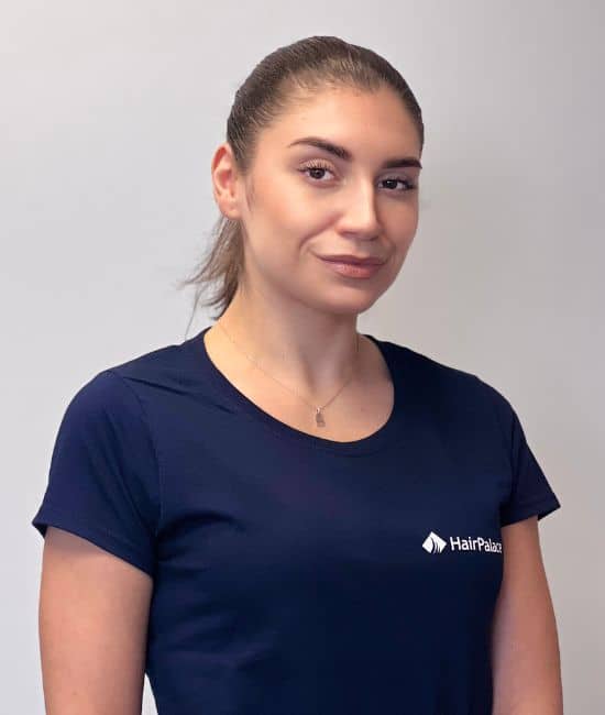 Simona Stredova assistant